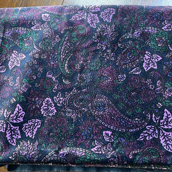 Dark purple paisley soft velour fabric remnant, reversible w navy backing - Picture 1 of 11